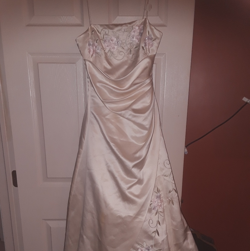 Juniors prom dress